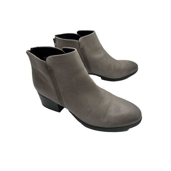 Clarks Elvina Dawn Gray Taupe Soft Leather Distress Booties 10 Western 20-01 - Picture 2 of 10